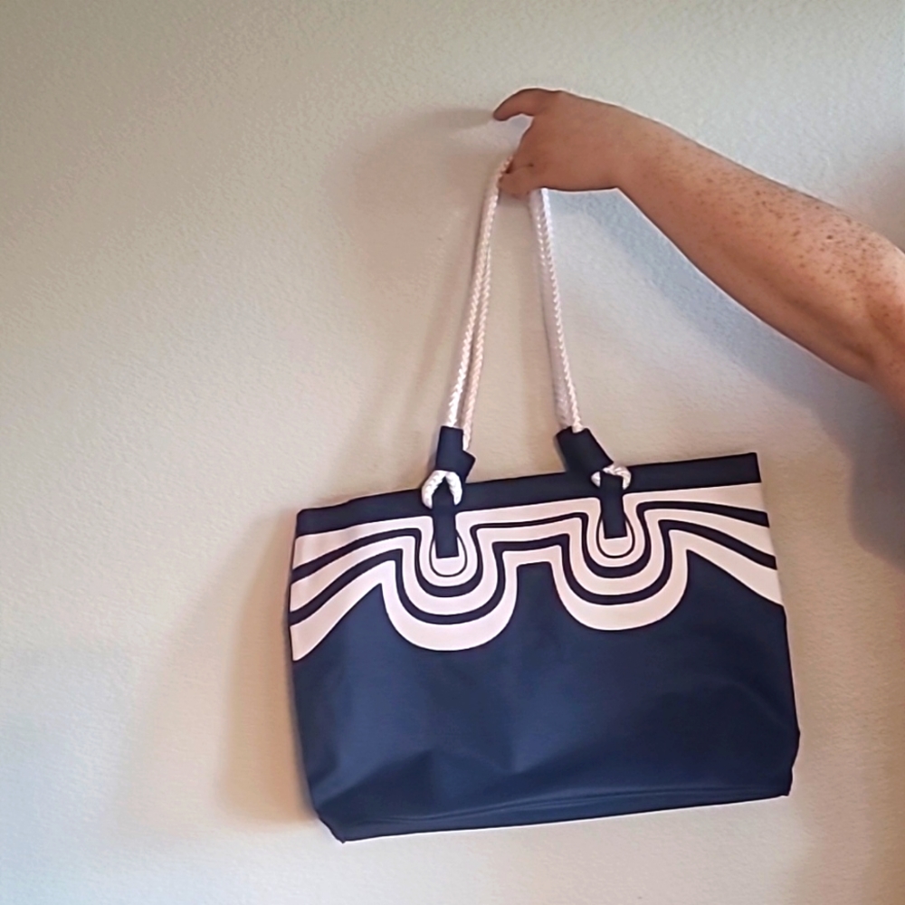 Tote bag